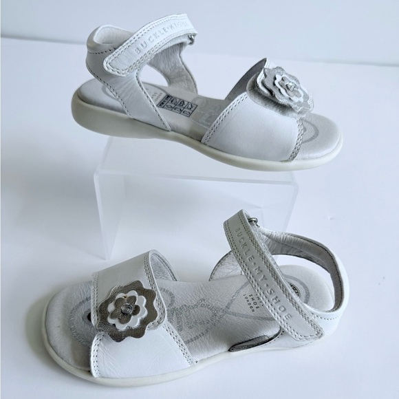 Buckle My Shoe Liris White Floral Embroidered Sandals Silver Leather London New - Picture 9 of 11